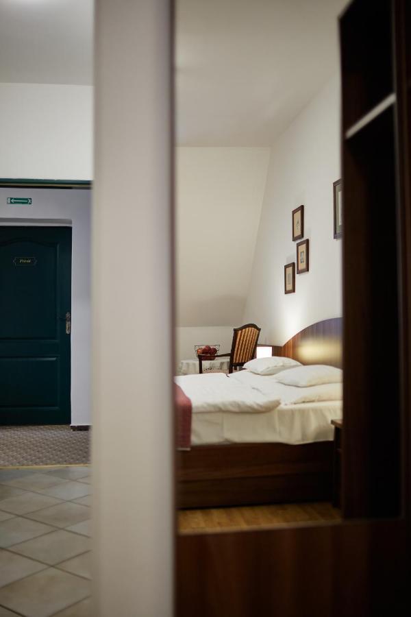 쇼프론 Tercia Hubertus Panzio B&B 외부 사진