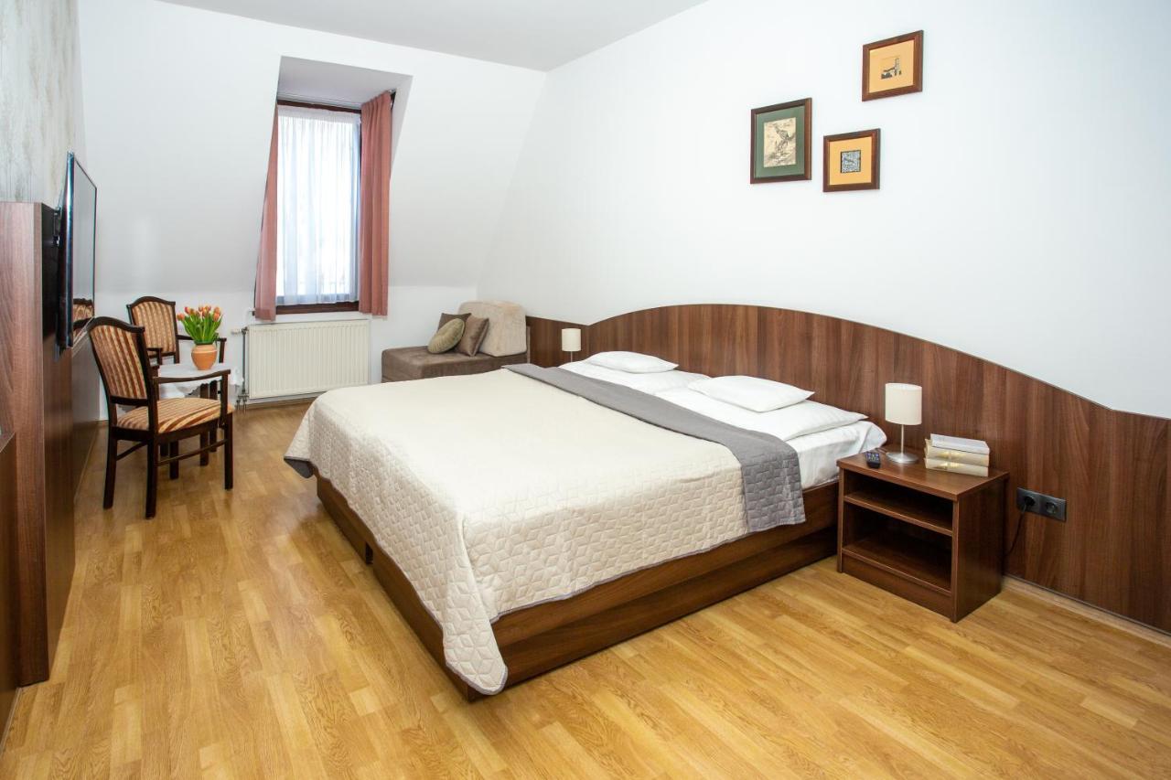 쇼프론 Tercia Hubertus Panzio B&B 외부 사진