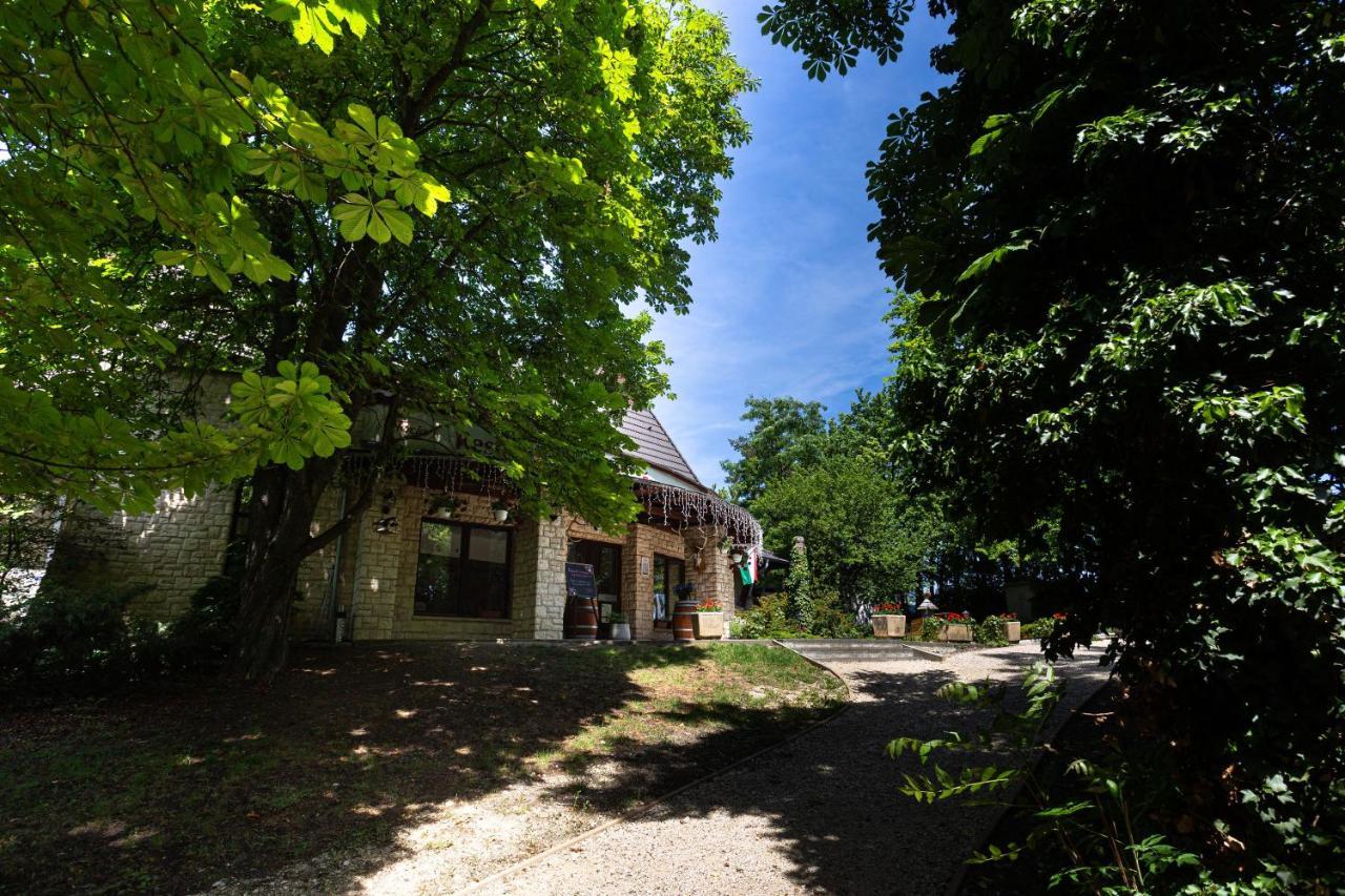 쇼프론 Tercia Hubertus Panzio B&B 외부 사진